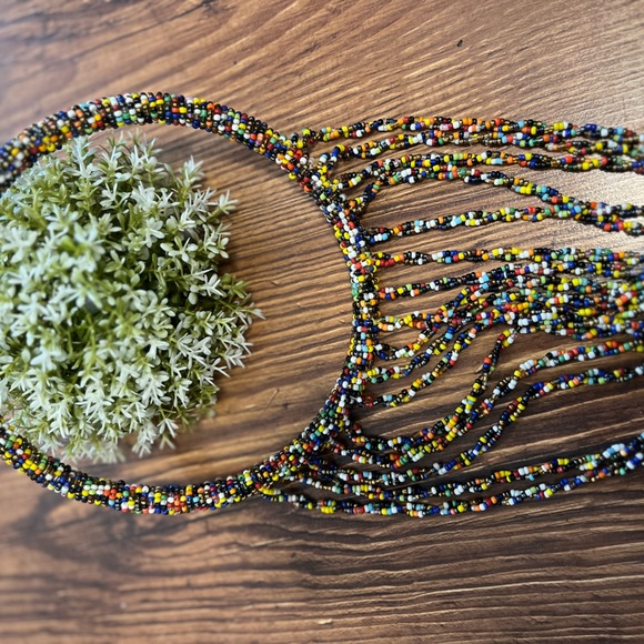 Beaded necklace - Picture 3 of 3